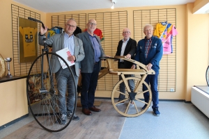AWO RLE stellt Draisine und Hochrad als Leihgabe für Deutschlands einziges Rennradmuseum zur Verfügung
